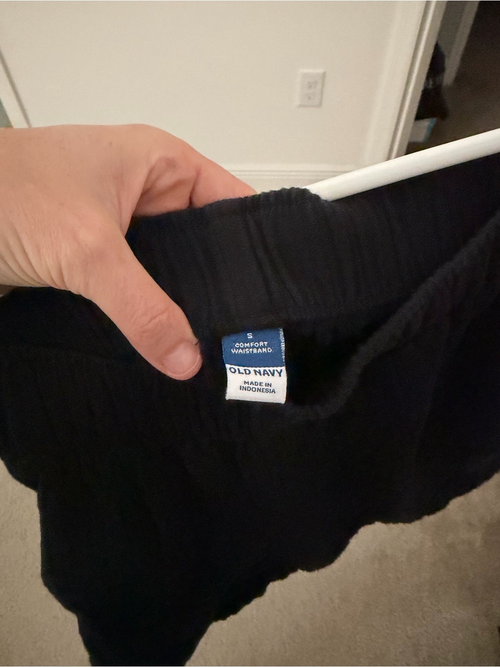Women's Black Elastic-Waist Lightweight Shorts - Picture 3 of 4